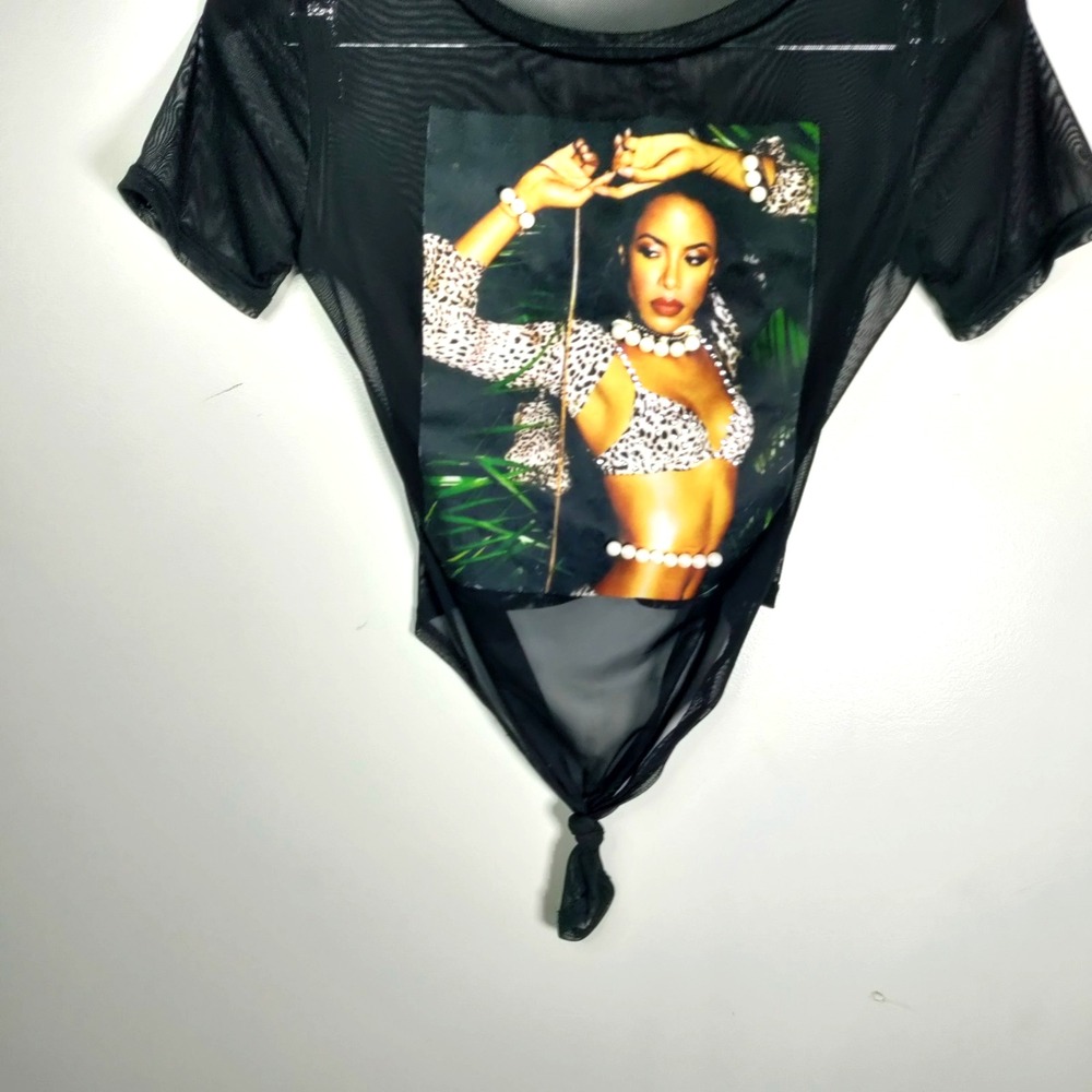 Aliyah Akira Sheer Beaded Pearls Pose Tie Crop Top S‎ Graphic Sexy Souvenir Sexy - Picture 4 of 11